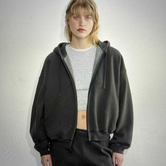 ARITZIA - Size Small - COZY SWEATFLEECE MEGA ZIP HOODIE FADED BLACK - Brand New - Picture 3 of 5